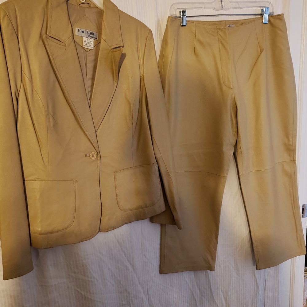 TAN 2 PC LEATHER JACKET N CROP LEATHER PANTS